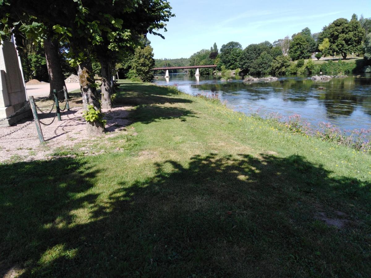 La Belle Vienne Acomodação com café da manhã Exideuil-sur-Vienne Exterior foto