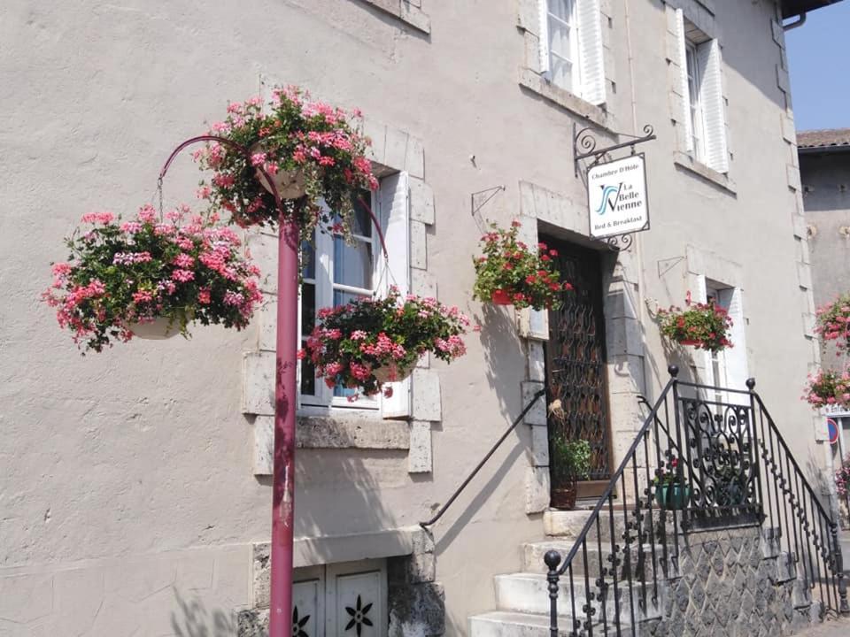 La Belle Vienne Acomodação com café da manhã Exideuil-sur-Vienne Exterior foto